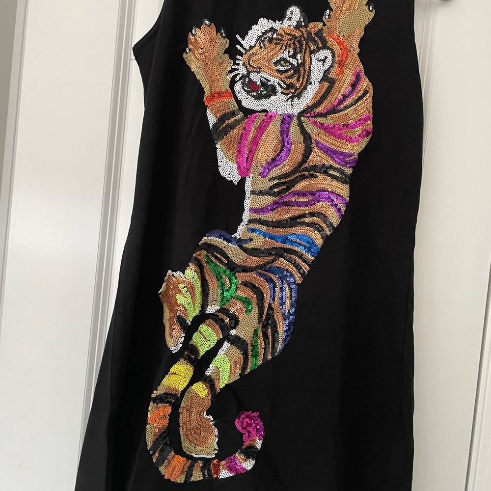 Queen of sparkles climbing tiger tee dress cds brand new